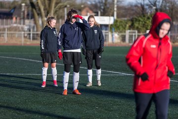 Bild 35 - Frauen SG Holstein Sued - SV Gruenweiss-Siebenbaeumen : Ergebnis: 0:2